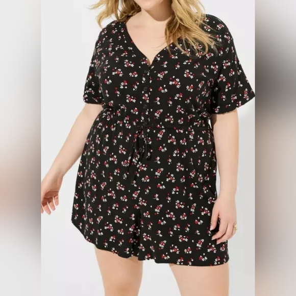Torrid Floral Shorts Romper 4x/26 - Picture 3 of 15